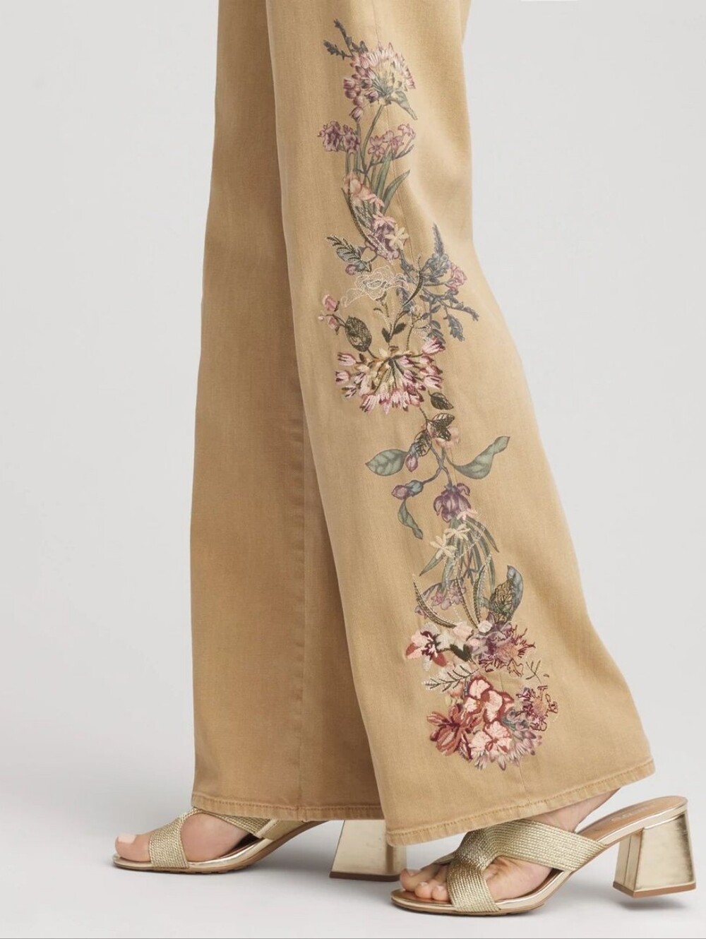 Chico's Tan So Slimming High Rise Wide Leg Jean Floral Embroidery 4R (US 20)